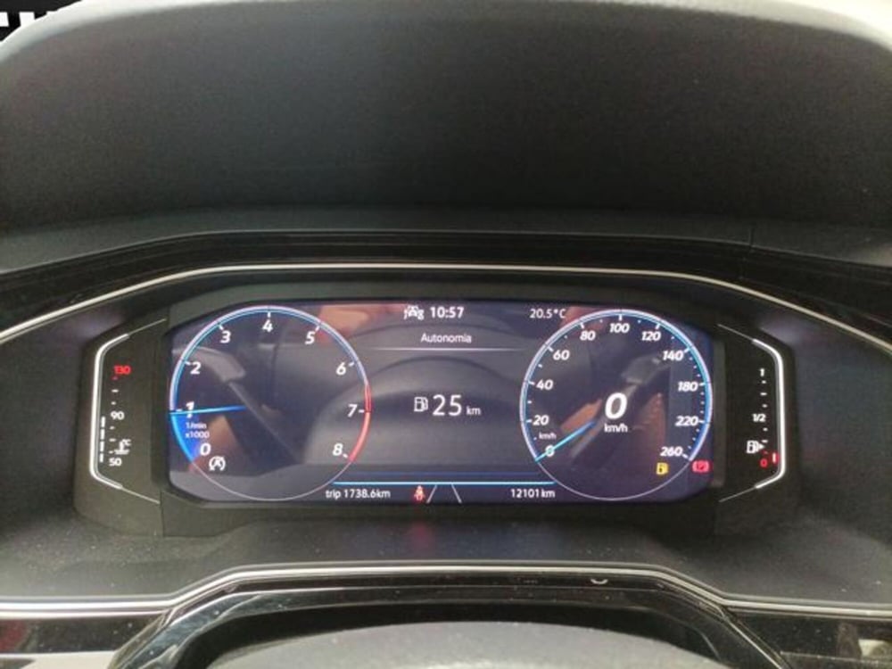 Volkswagen Taigo usata a Milano (16)