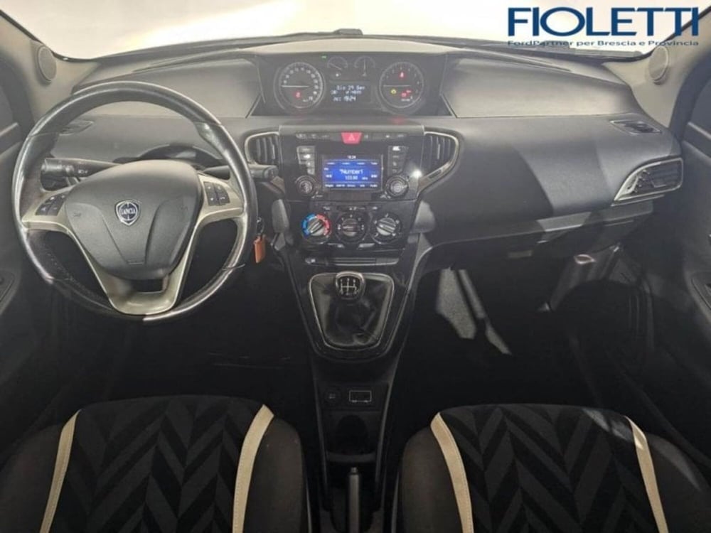 Lancia Ypsilon usata a Brescia (12)