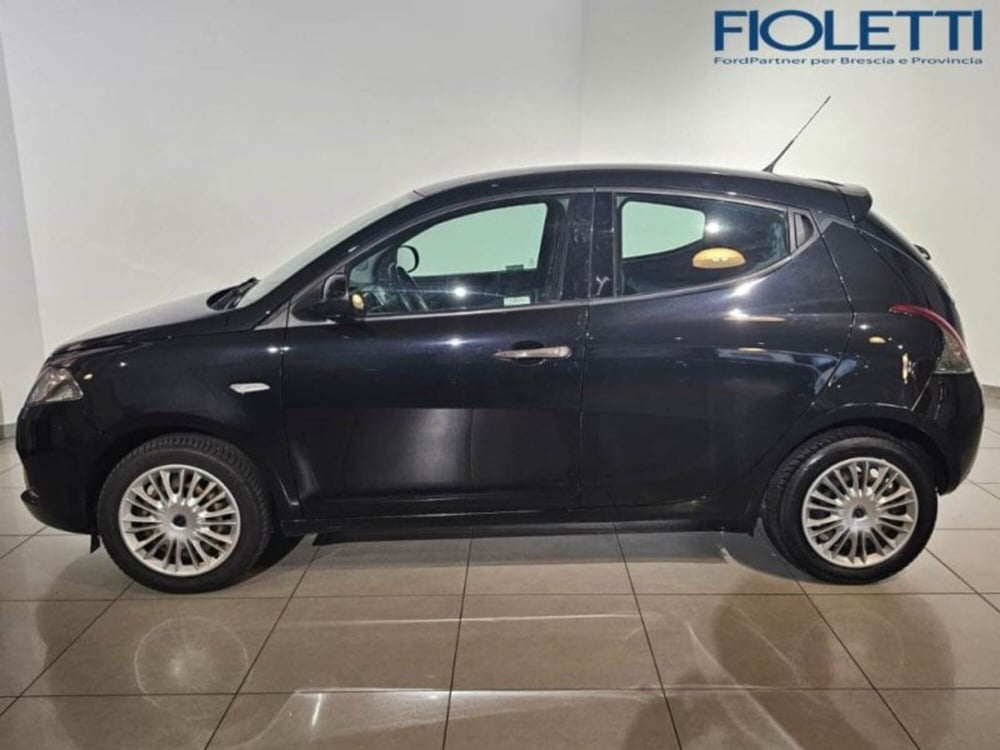 Lancia Ypsilon usata a Brescia (4)