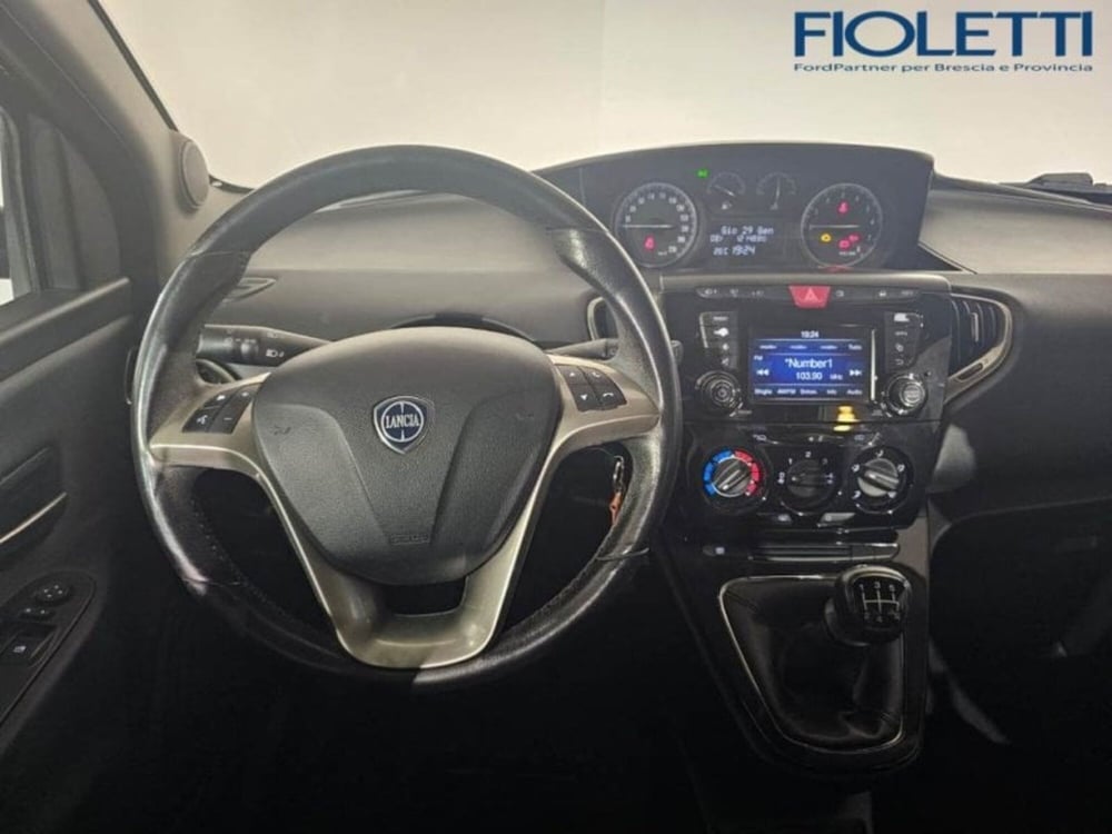 Lancia Ypsilon usata a Brescia (6)