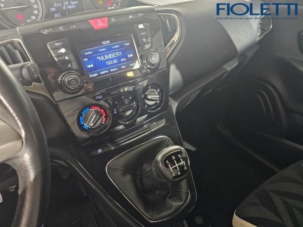 Lancia Ypsilon usata a Brescia (8)