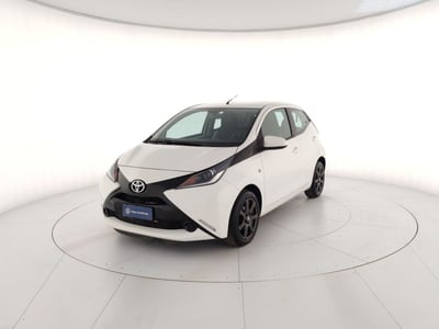 Toyota Aygo 1.0 VVT-i 69 CV 5 porte x-cool del 2016 usata a Massa