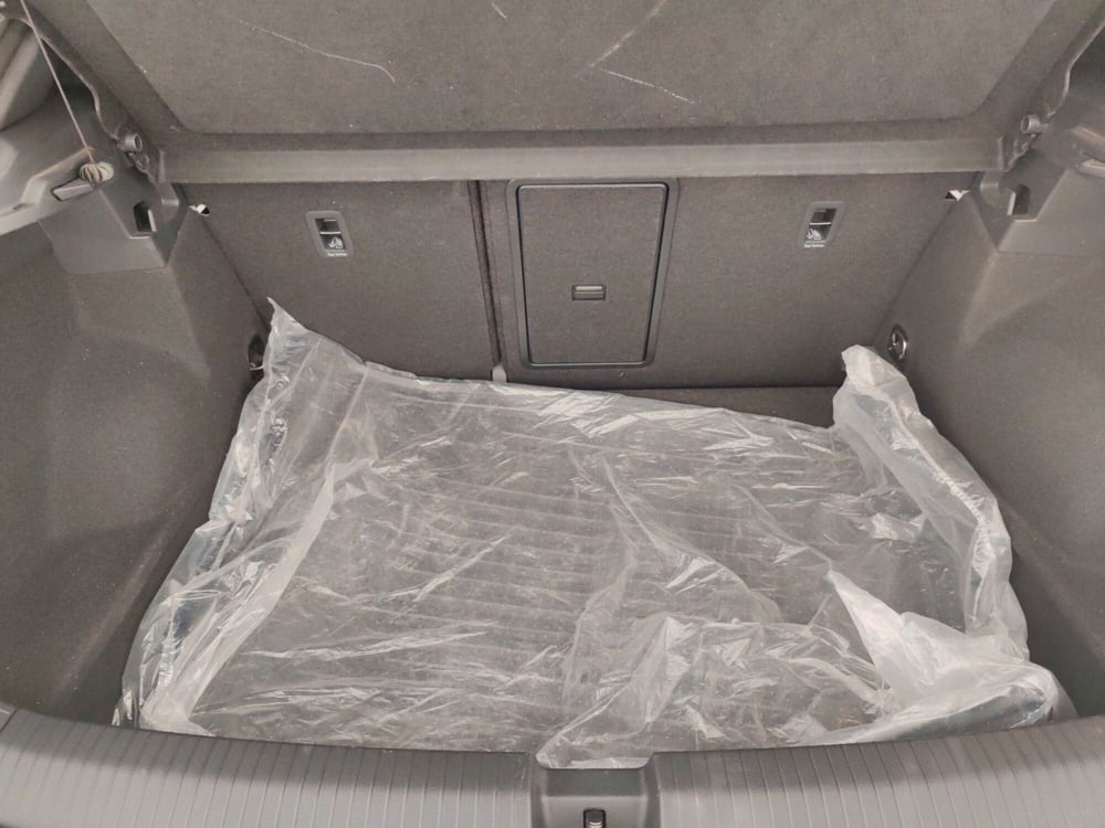 Volkswagen T-Roc usata a Massa-Carrara (16)