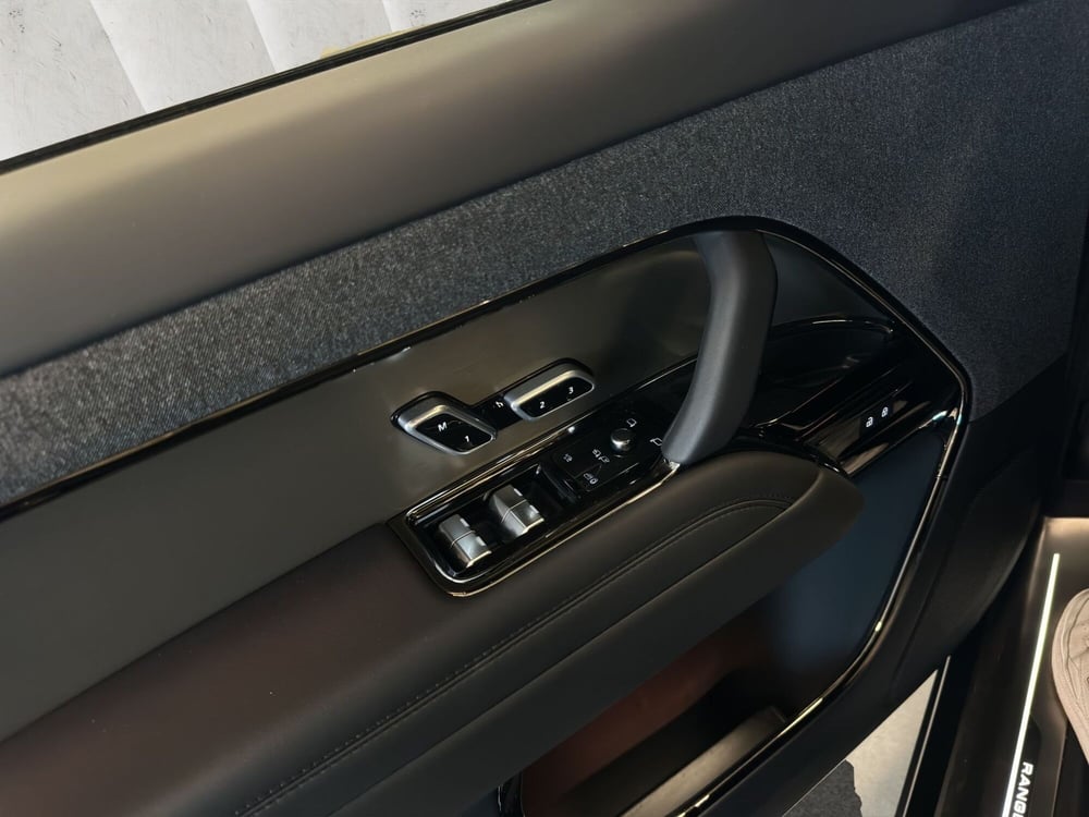 Land Rover Range Rover Sport usata a Milano (19)