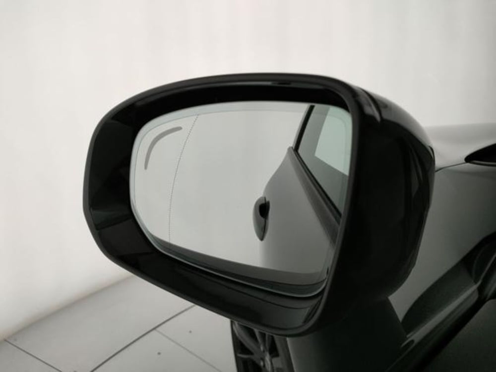 Volvo XC60 nuova a Modena (14)