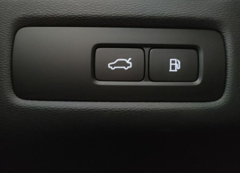 Volvo XC60 nuova a Modena (15)