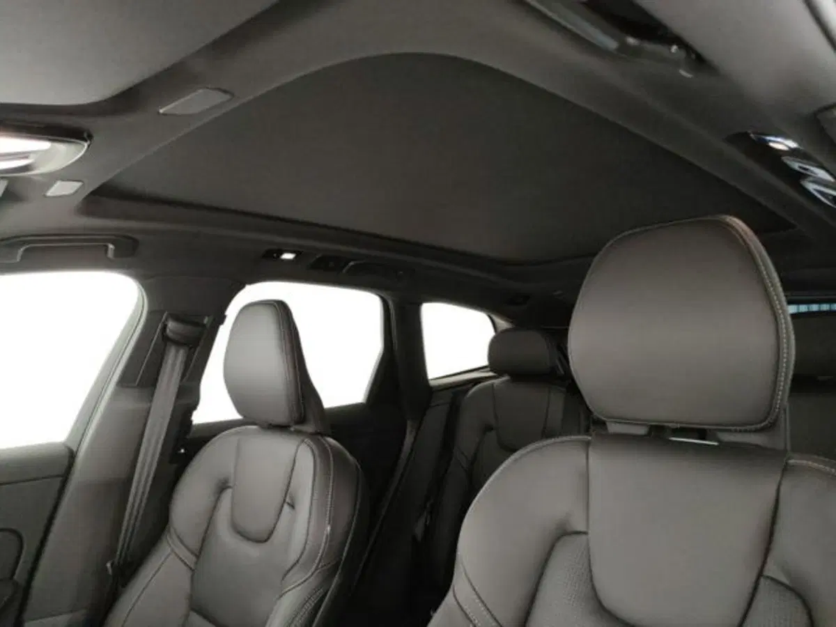 Volvo XC60 nuova a Modena (16)