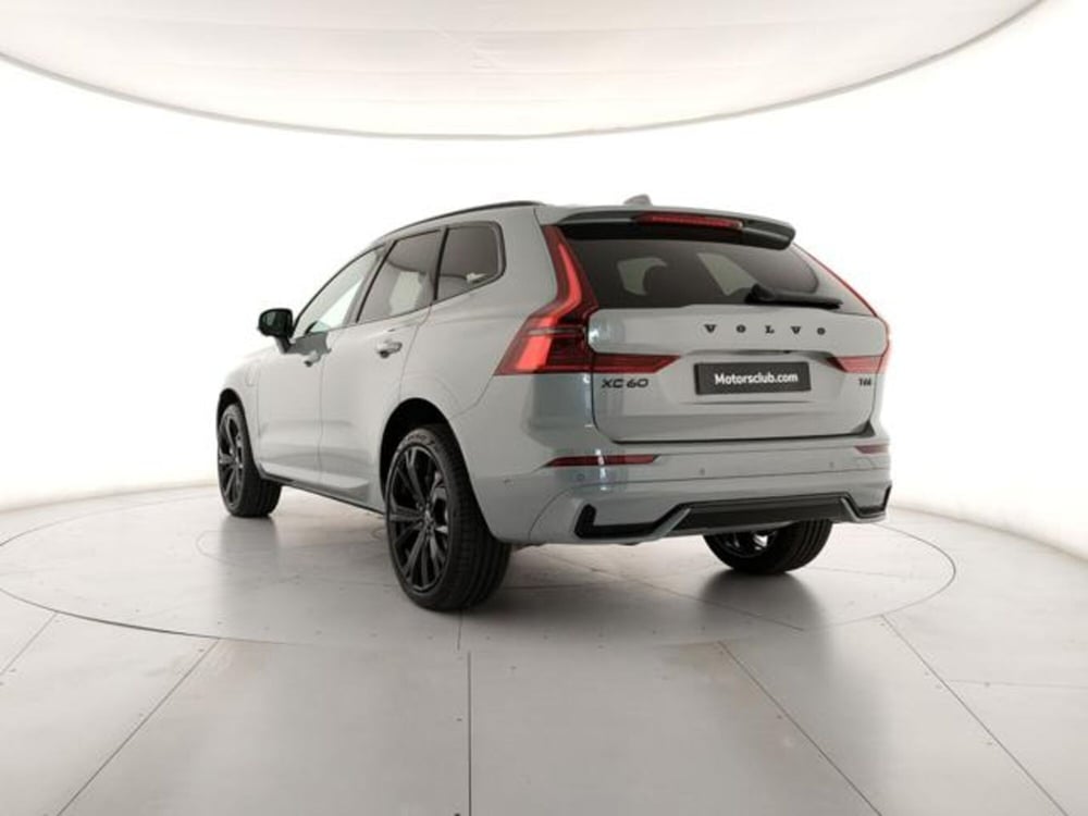 Volvo XC60 nuova a Modena (3)