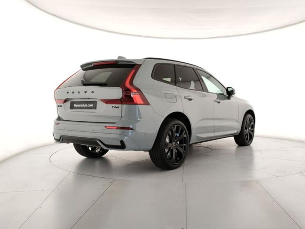 Volvo XC60 nuova a Modena (5)