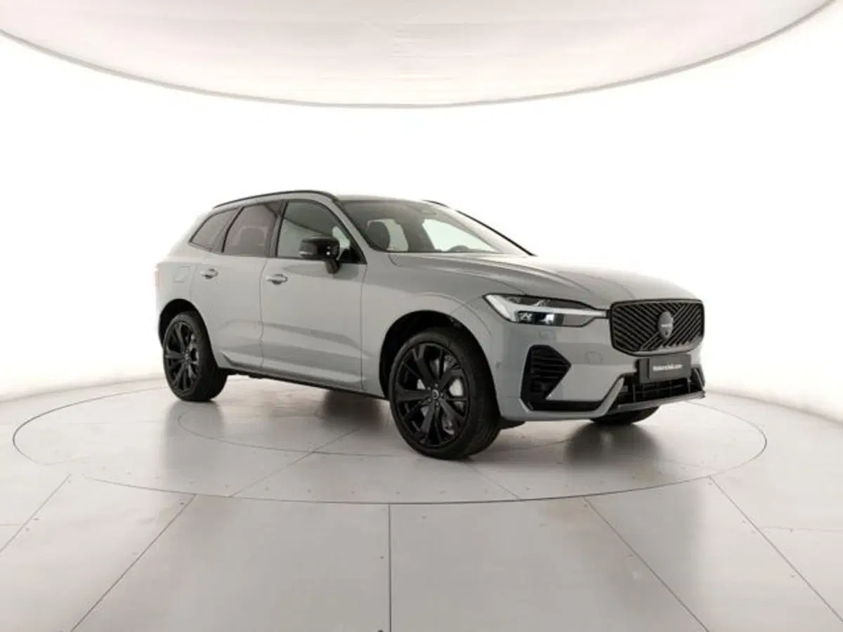 Volvo XC60 nuova a Modena (6)