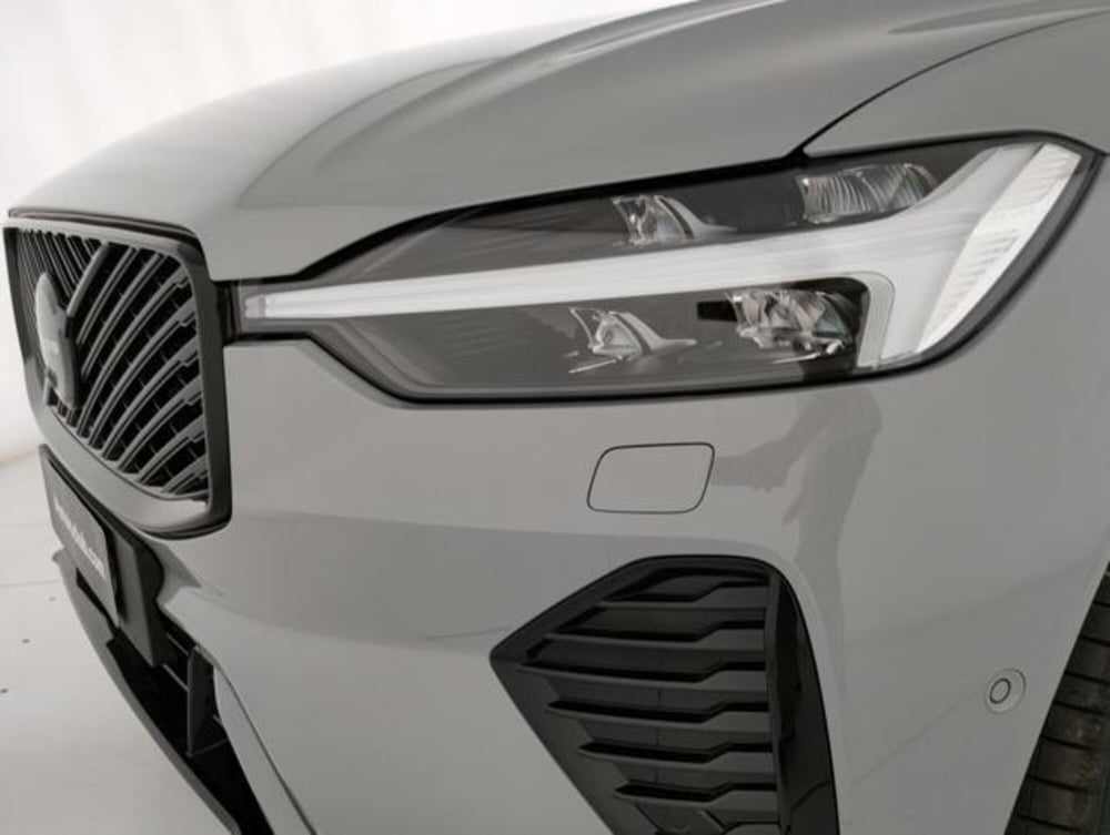 Volvo XC60 nuova a Modena (9)