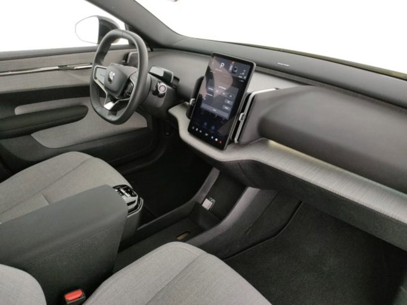 Volvo EX30 usata a Modena (13)