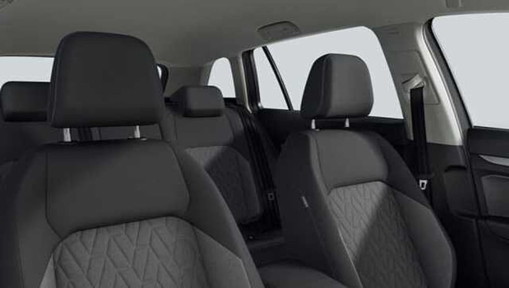 Volkswagen Golf Variant nuova a Ravenna (12)