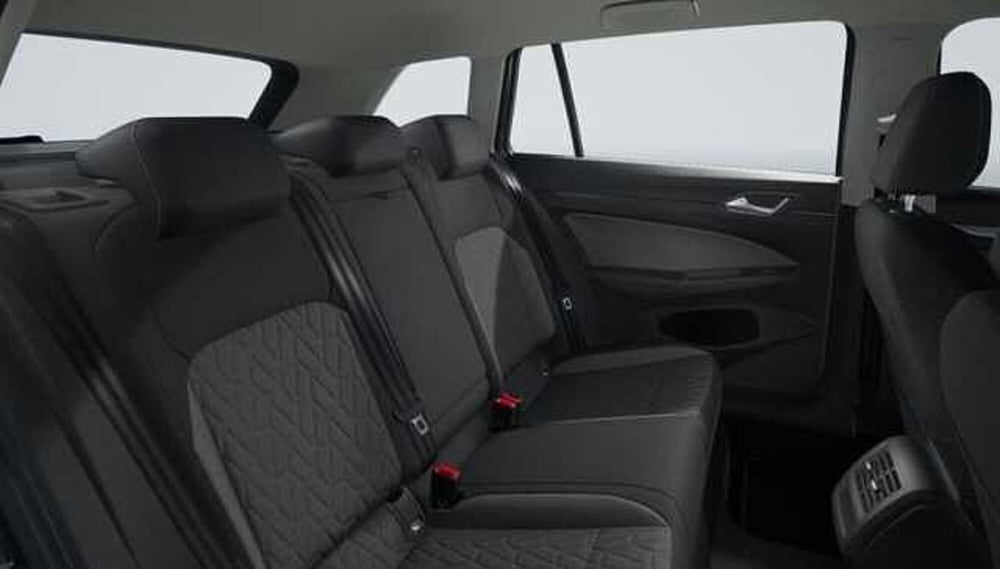 Volkswagen Golf Variant nuova a Ravenna (13)