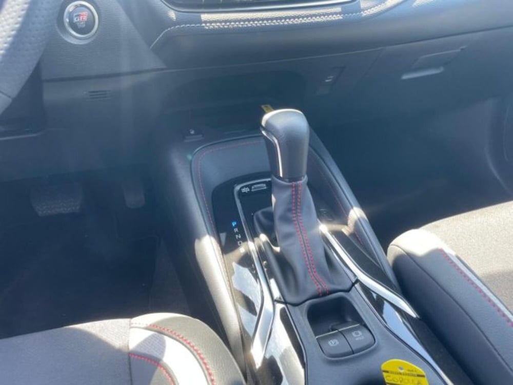 Toyota Corolla Touring Sports nuova a Sassari (10)