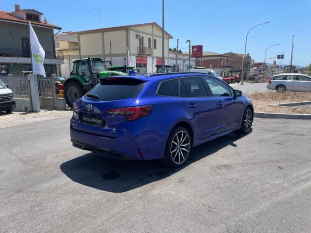 Toyota Corolla Touring Sports nuova a Sassari (3)