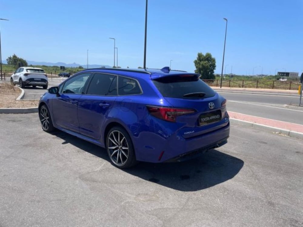 Toyota Corolla Touring Sports nuova a Sassari (4)