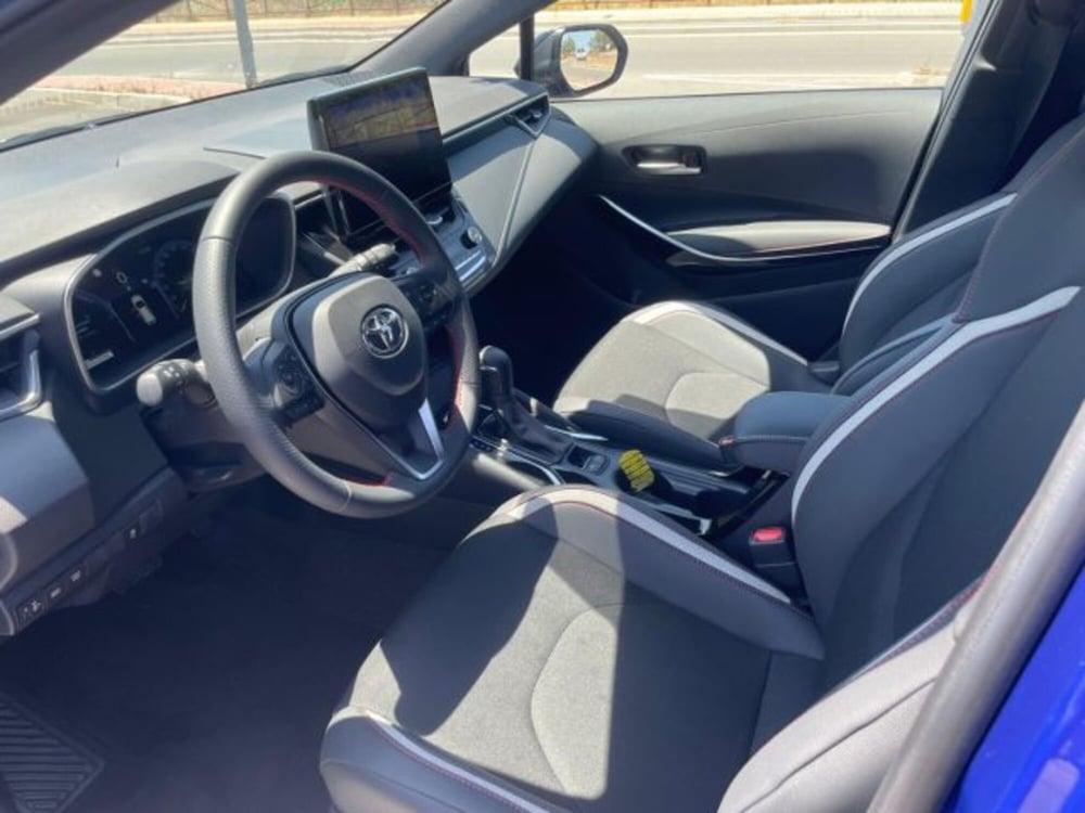 Toyota Corolla Touring Sports nuova a Sassari (5)