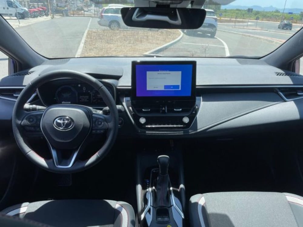 Toyota Corolla Touring Sports nuova a Sassari (6)