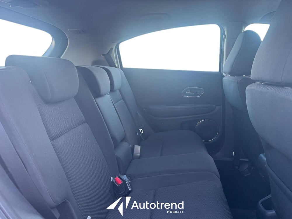 Honda HR-V usata a Bari (11)