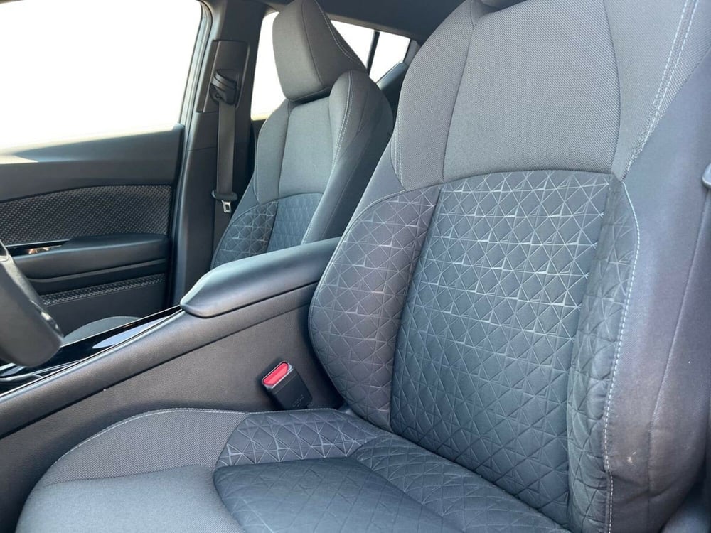 Toyota Toyota C-HR usata a Sondrio (10)