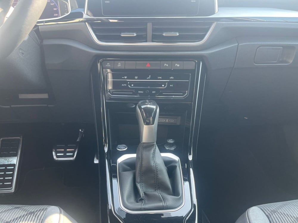 Volkswagen T-Roc nuova a Modena (14)