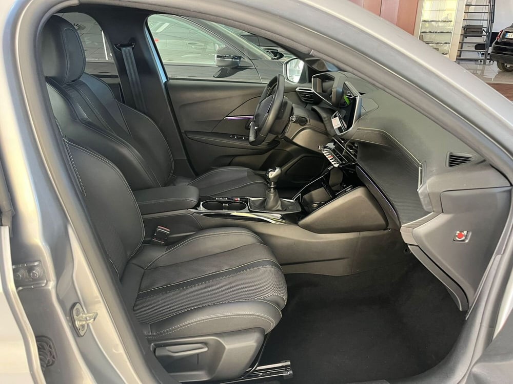 Peugeot 208 usata a Milano (12)