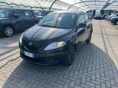 Lancia Ypsilon 1.0 FireFly 5 porte S&amp;S Hybrid Silver Plus del 2023 usata a Milano