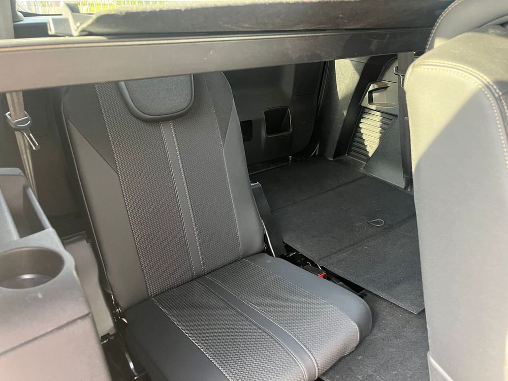 Peugeot 5008 usata a Milano (12)
