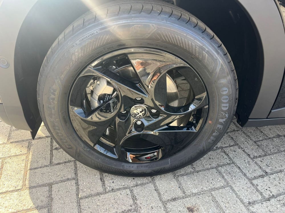 Alfa Romeo Junior nuova a Milano (11)