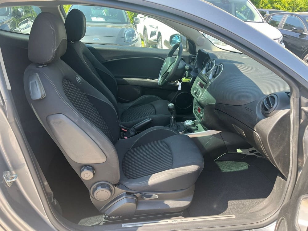 Alfa Romeo MiTo usata a Milano (13)