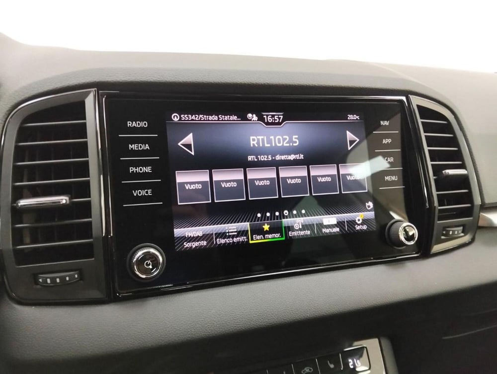 Skoda Karoq usata a Como (12)