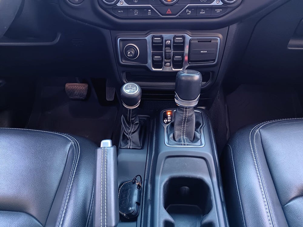 Jeep Gladiator usata a Asti (14)