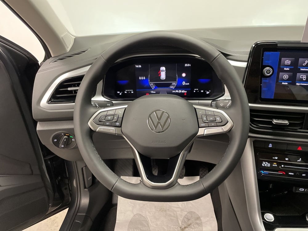 Volkswagen T-Roc nuova a Varese (16)