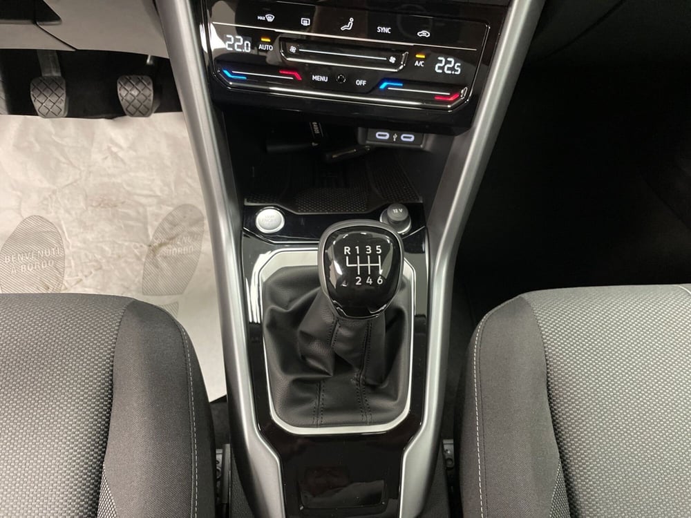 Volkswagen T-Roc nuova a Varese (17)
