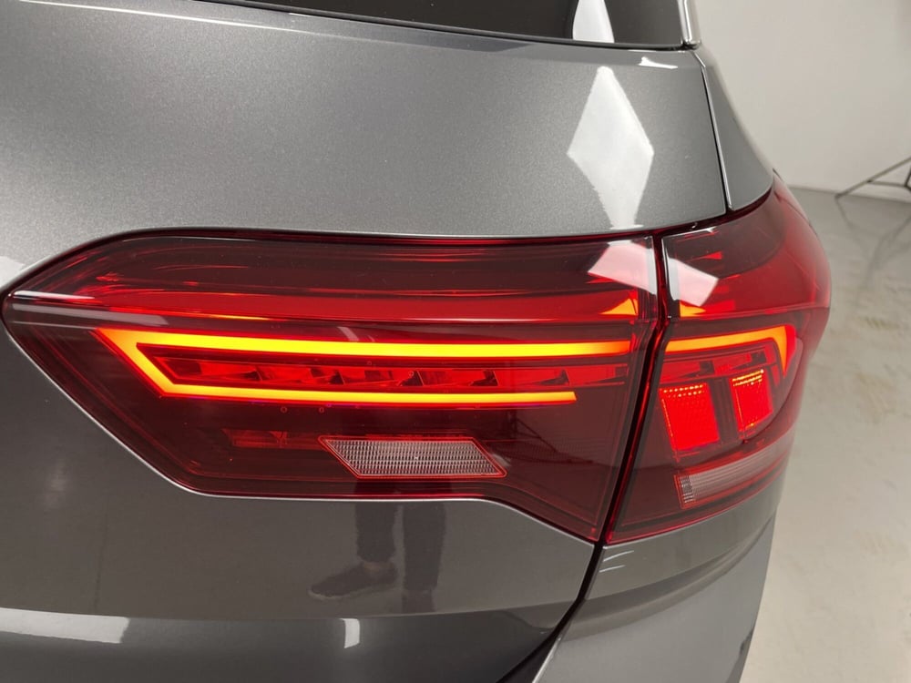 Volkswagen T-Roc nuova a Varese (19)