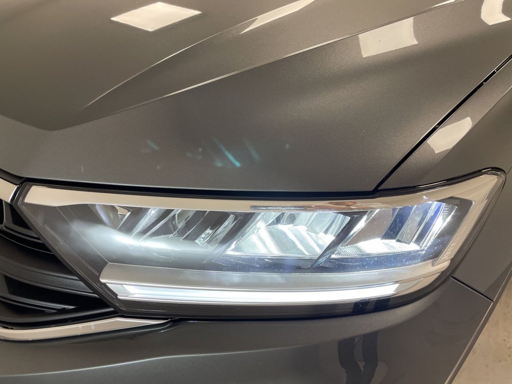 Volkswagen T-Roc nuova a Varese (20)