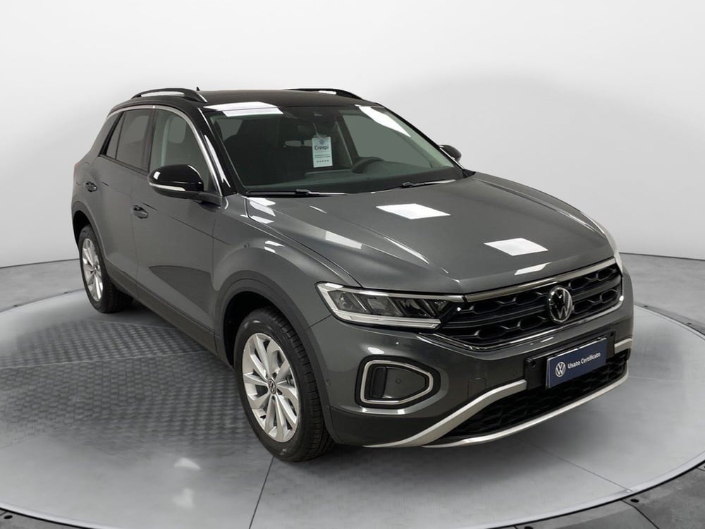 Volkswagen T-Roc nuova a Varese (3)