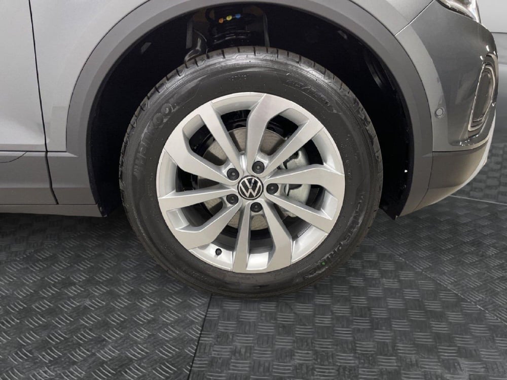 Volkswagen T-Roc nuova a Varese (7)