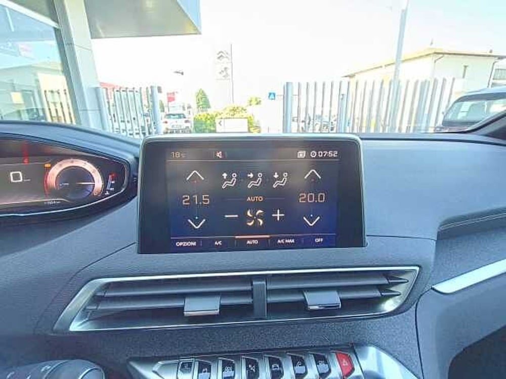 Peugeot 3008 usata a Milano (16)