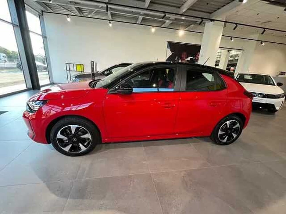 Opel Corsa nuova a Milano (4)