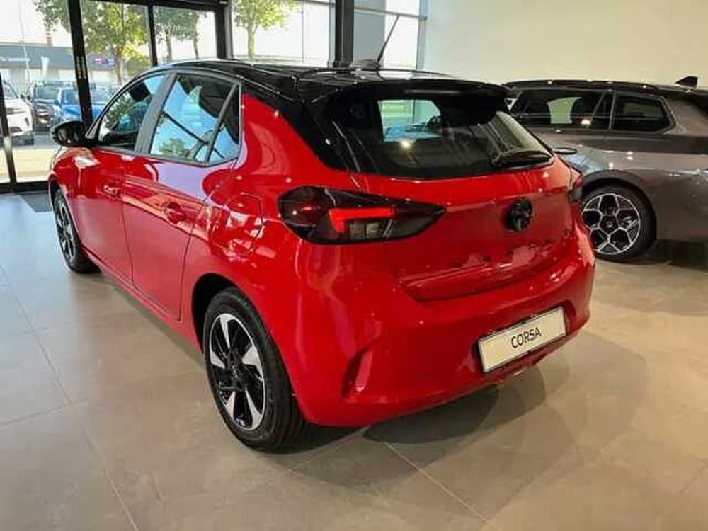 Opel Corsa nuova a Milano (5)