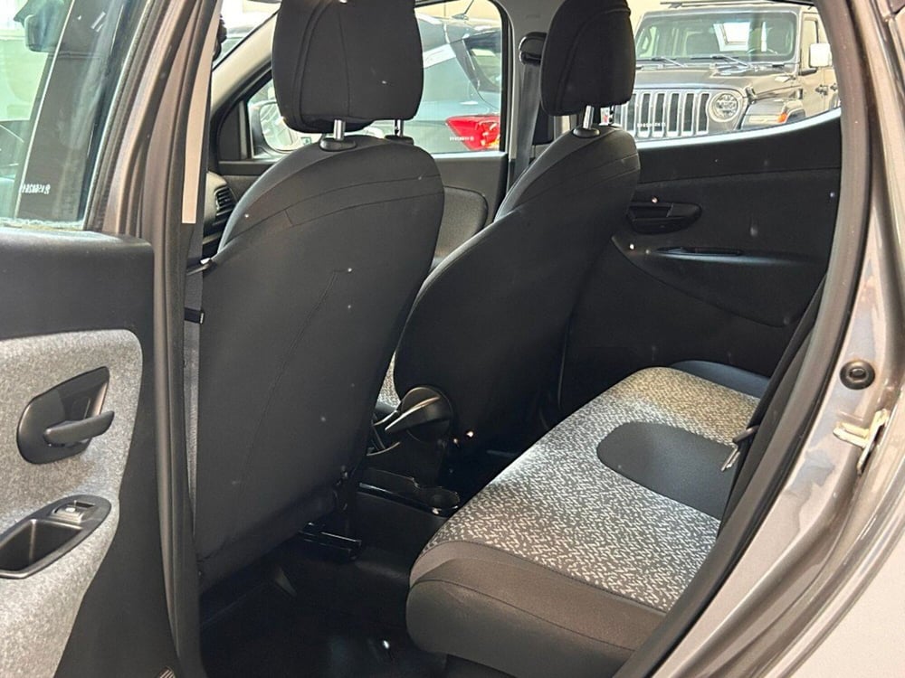 Lancia Ypsilon usata a Verona (10)