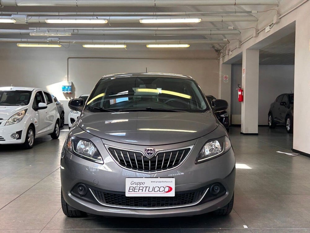 Lancia Ypsilon usata a Verona (2)