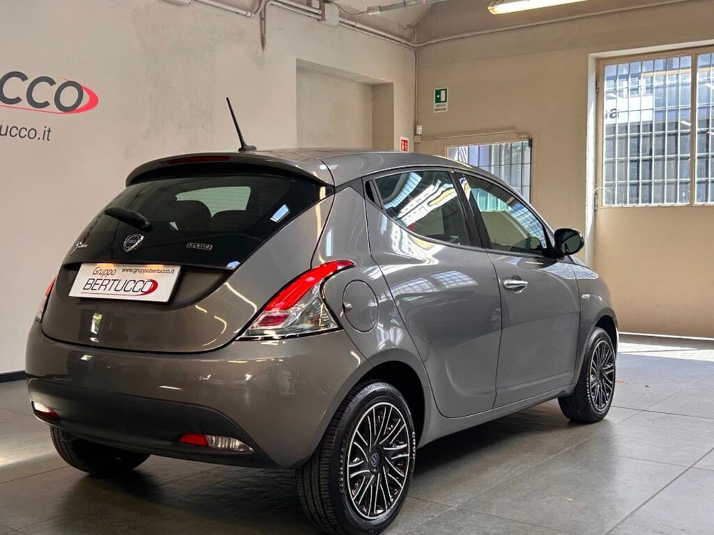 Lancia Ypsilon usata a Verona (5)