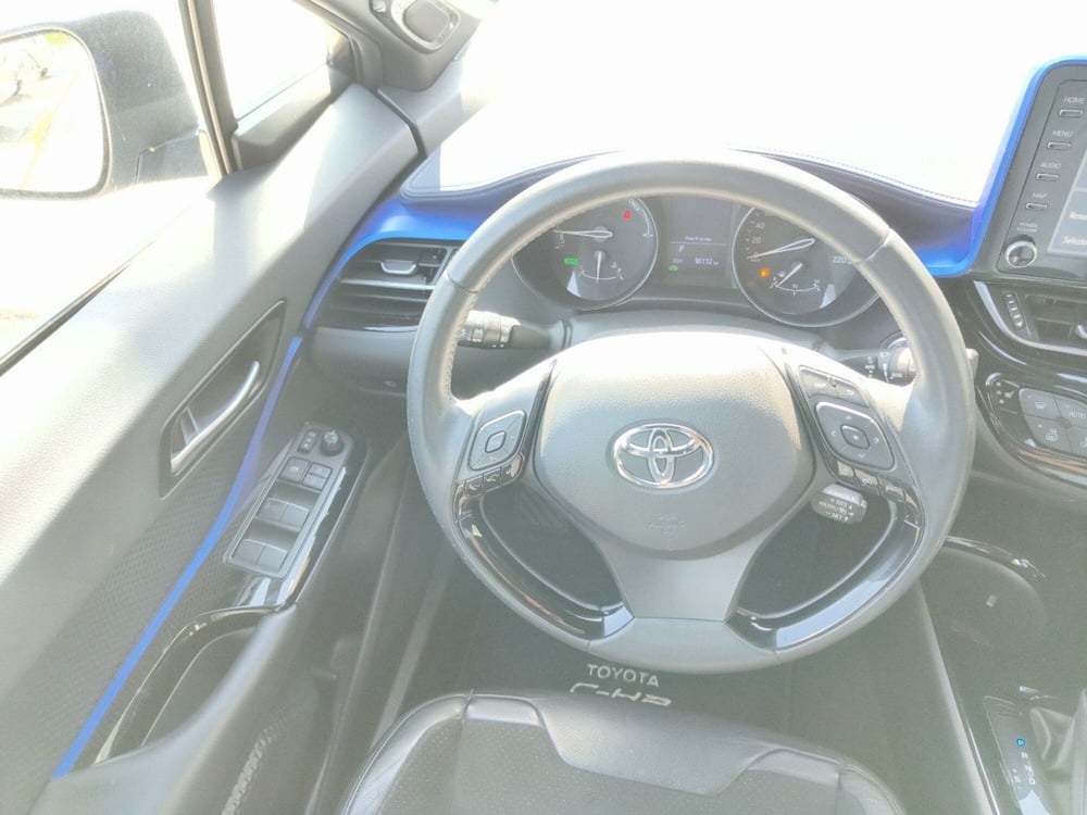 Toyota Toyota C-HR usata a Reggio Calabria (13)