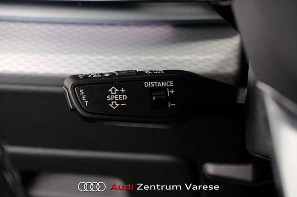 Audi Q8 nuova a Varese (11)