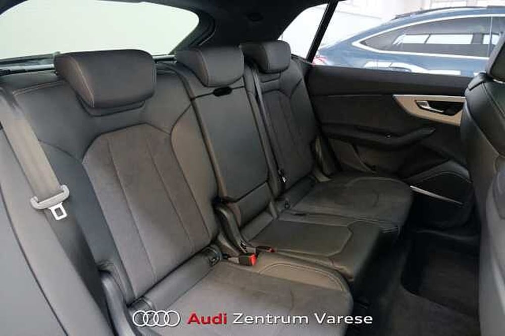 Audi Q8 nuova a Varese (7)
