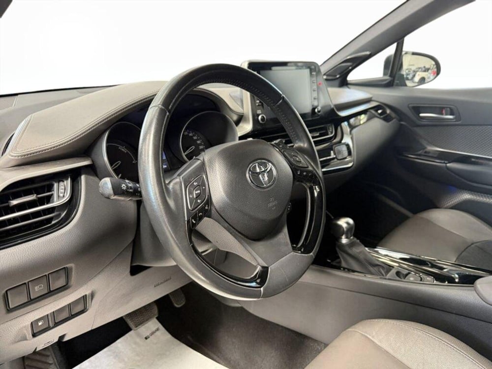 Toyota Toyota C-HR usata a Monza e Brianza (12)