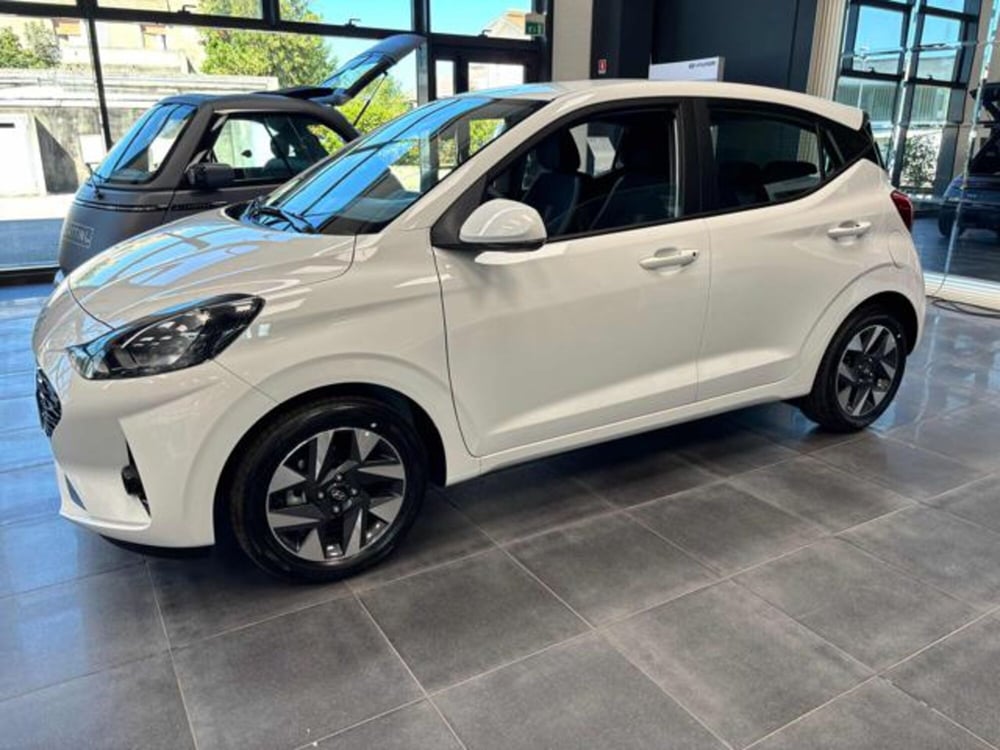 Hyundai i10 nuova a Pesaro-Urbino (2)